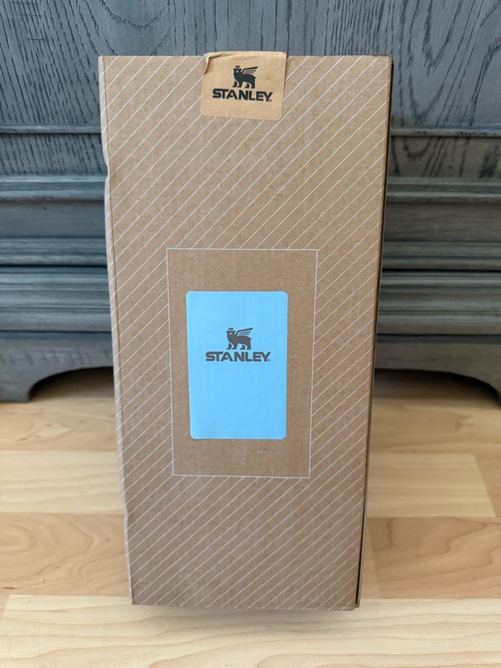 Stanley Insulated Bottle 40oz  in Light Blue with Kraft Gift Box - Picture 2 of 8